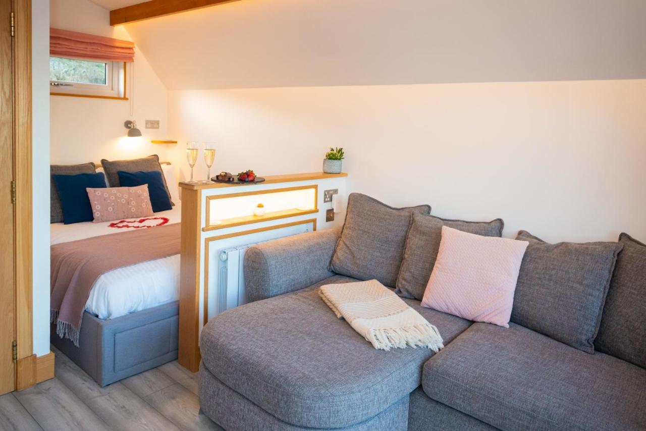 Bonnie Barns - Adults Only Luxury Lodges With Hot Tubs 卢斯 外观 照片